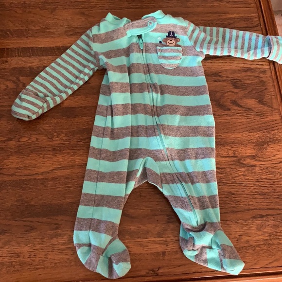 Carter’s 3 onesie PJ’s - Picture 3 of 3